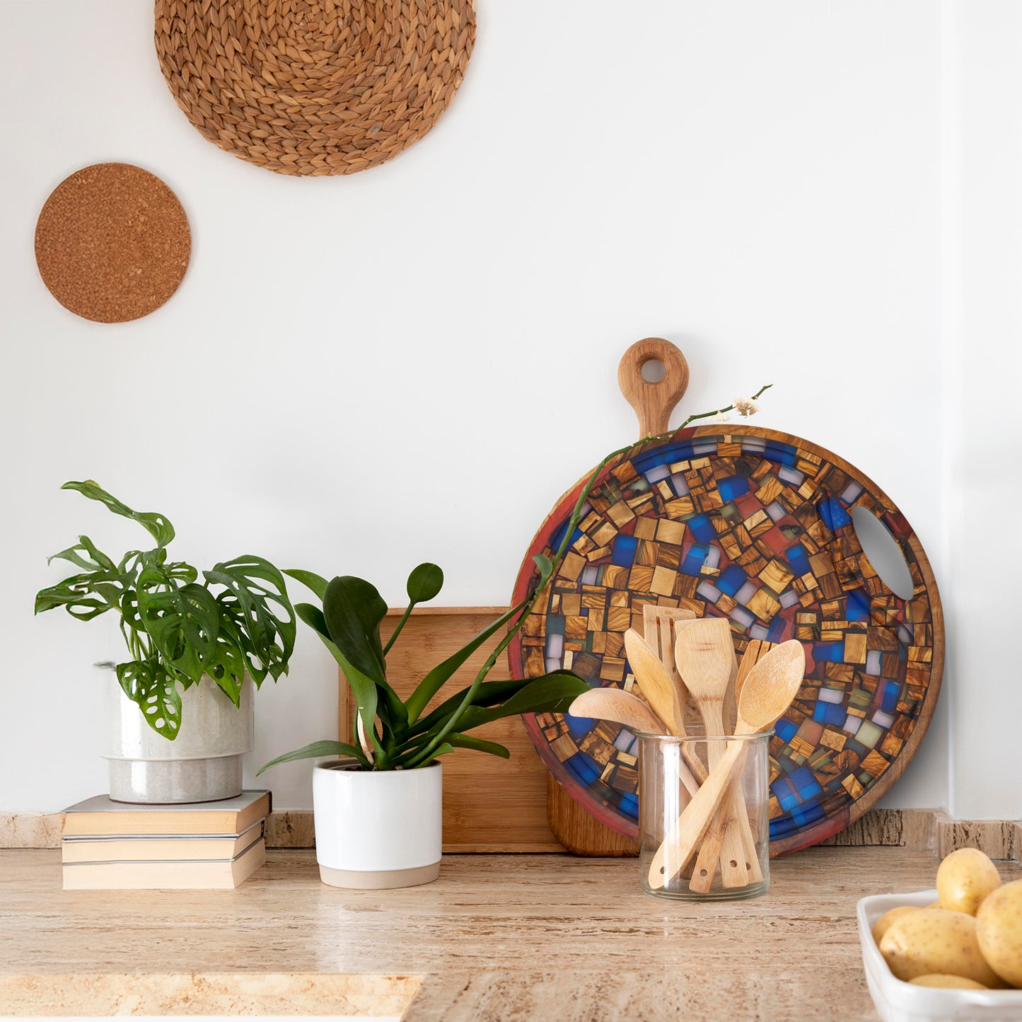 Epoxy Cutting Board Round Mosaic Paris